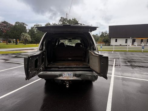 Used 2005 Ford Excursion Limited AWD/4WD image 8