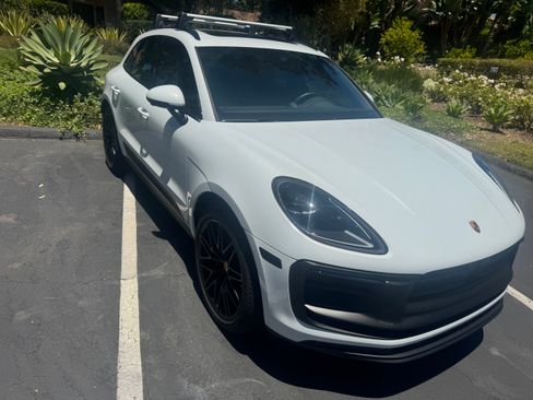 Used 2025 Porsche Macan GTS AWD/4WD image 2