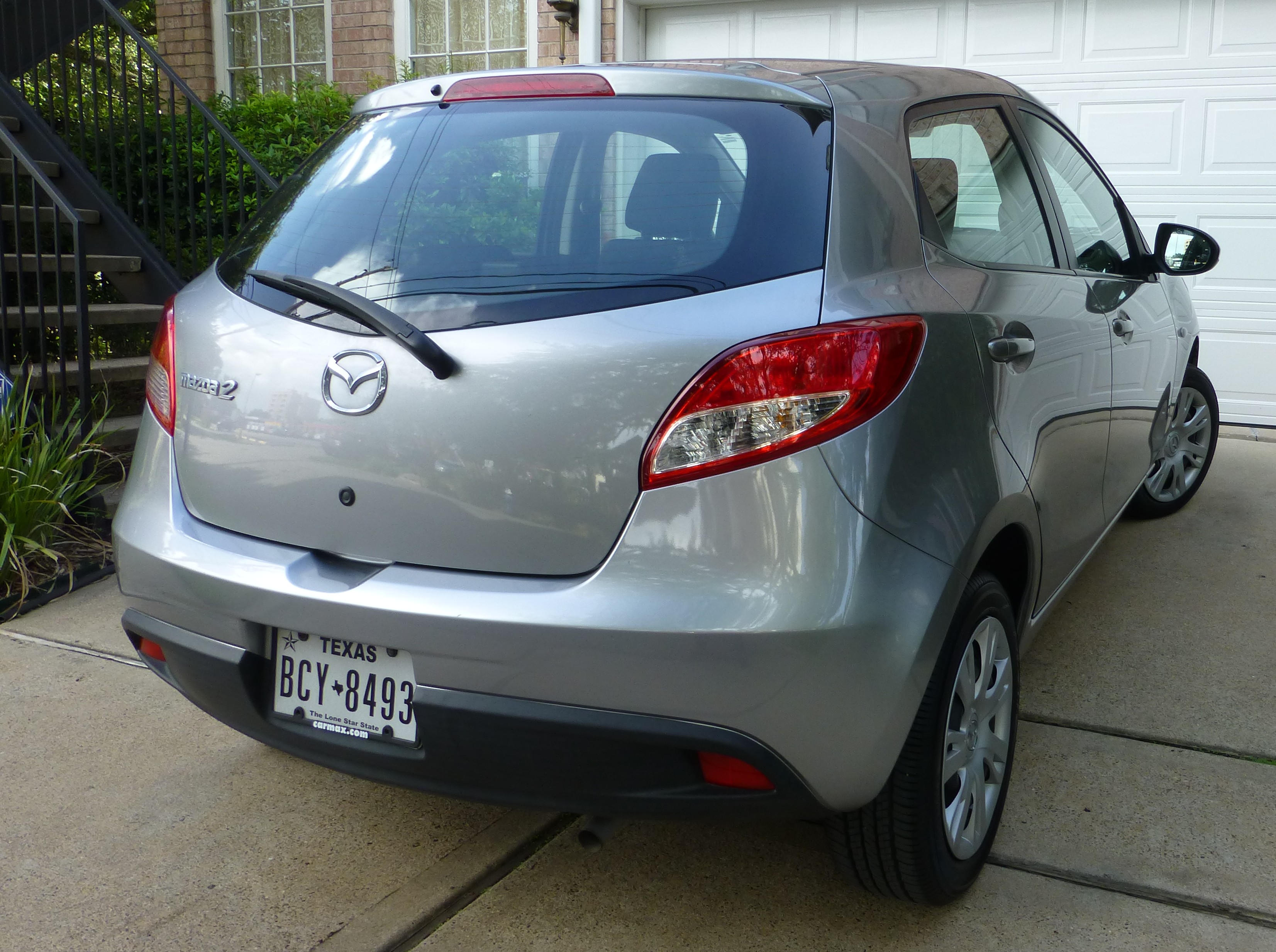 Used 2012 MAZDA MAZDA2 Sport FWD image 4