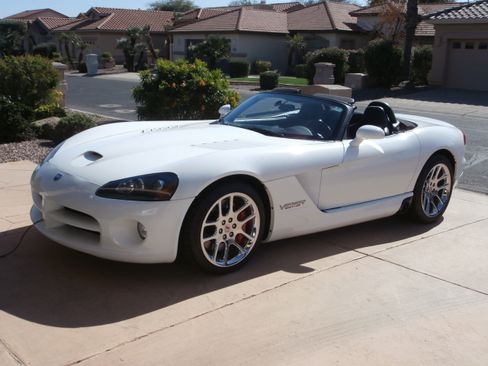 Used 2004 Dodge Viper SRT-10 image 1