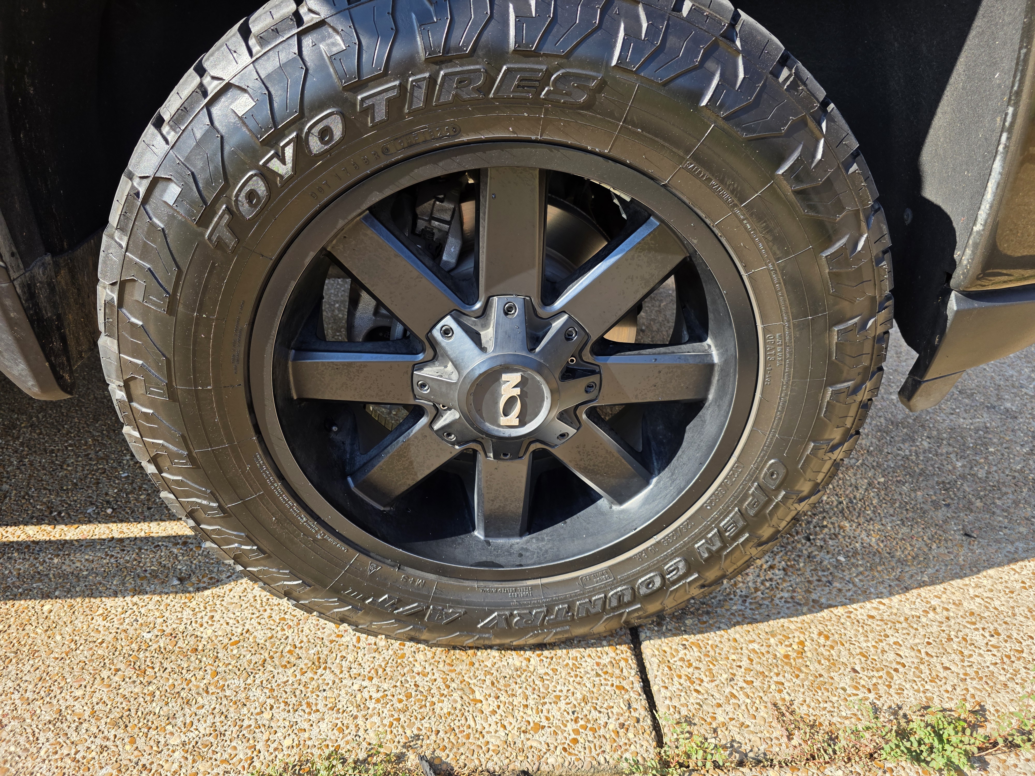 Used 2022 GMC Sierra 2500 AT4 AWD/4WD image 9
