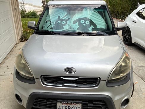 Used 2012 Kia Soul + image 1