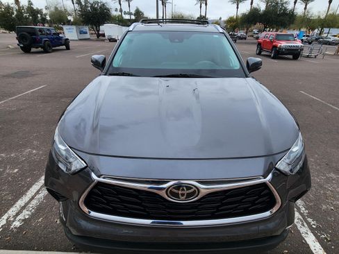 Used 2022 Toyota Highlander Limited image 5
