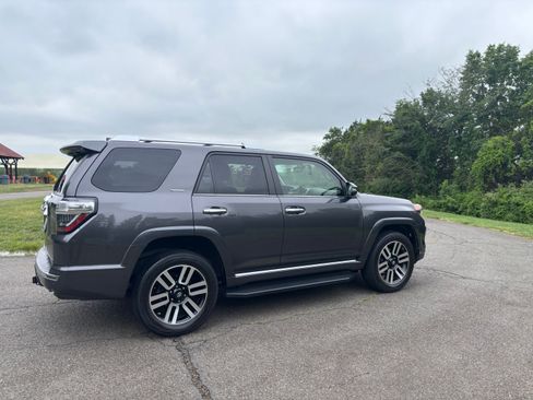Used 2018 Toyota 4Runner Limited AWD/4WD image 4