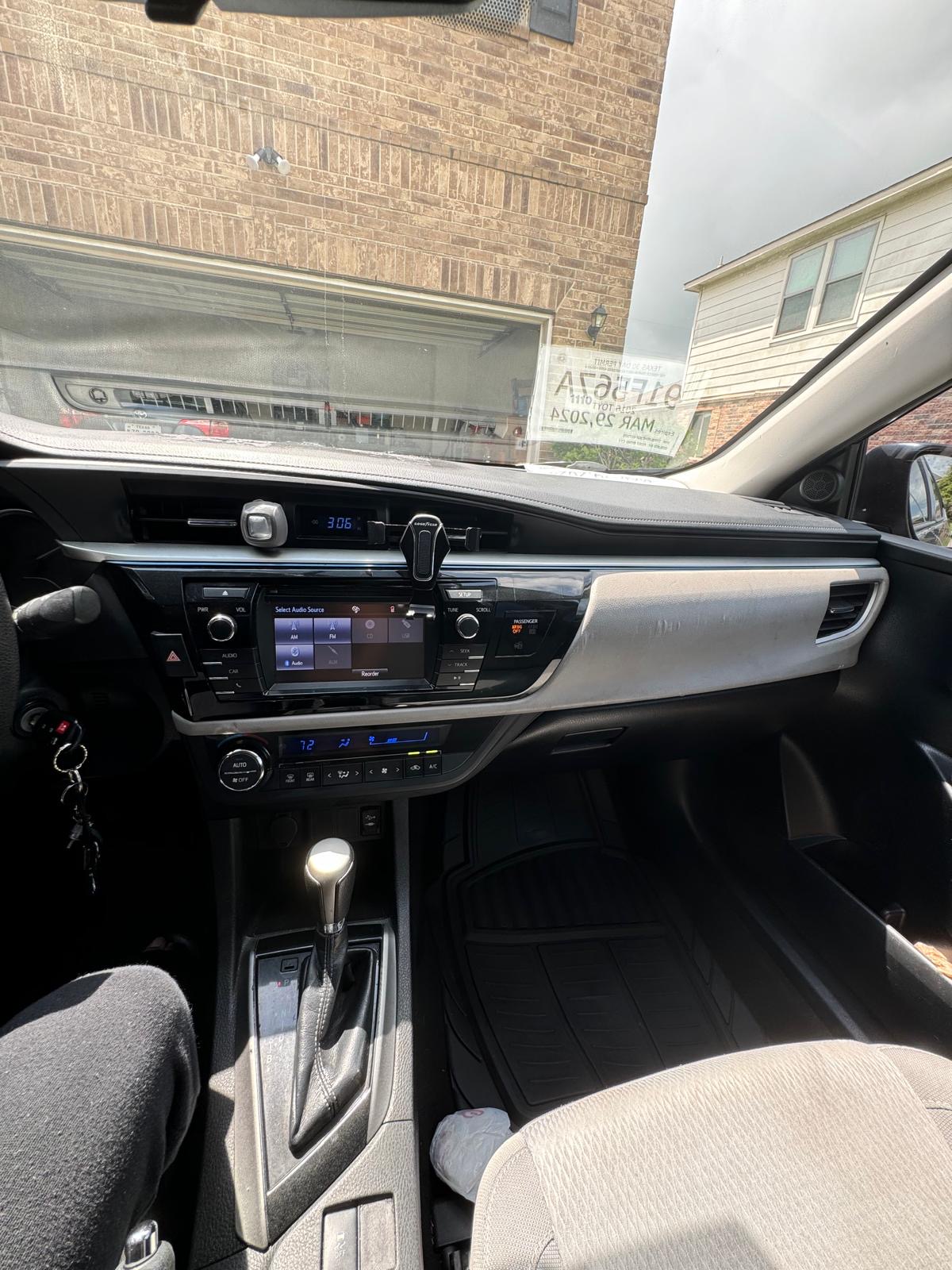 Used 2016 Toyota Corolla LE FWD image 10