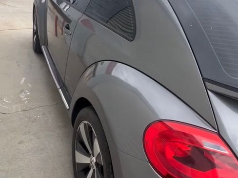 Used 2013 Volkswagen Beetle 2.0T image 15