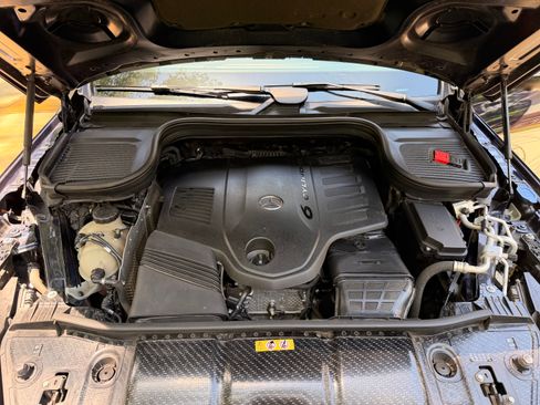 Used 2020 Mercedes-Benz GLS 450 4MATIC image 9