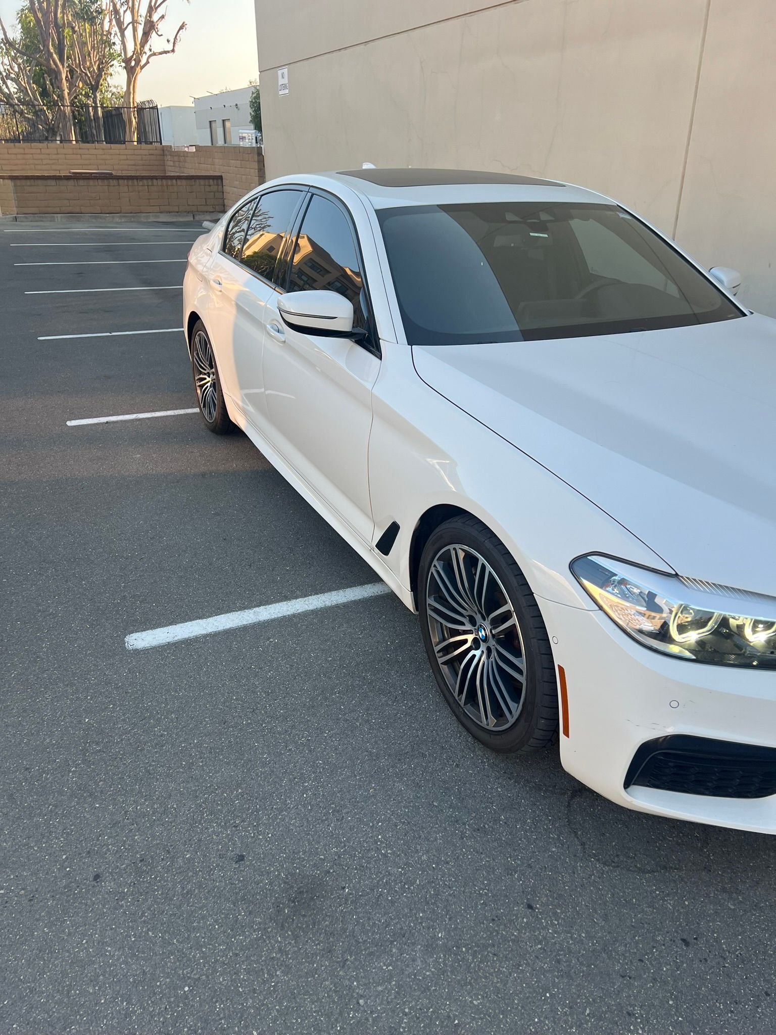 Used 2019 BMW 530i w/ M Sport Package RWD image 2