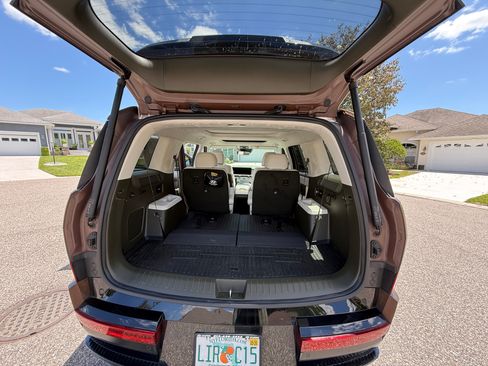 Used 2025 Hyundai Santa Fe Calligraphy image 5