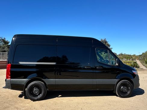 Used 2024 Mercedes-Benz Sprinter 2500 image 6