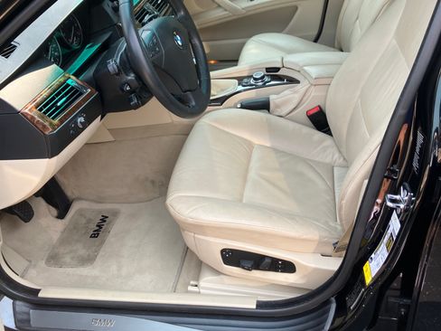 Used 2009 BMW 550i Sedan RWD image 15