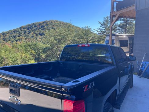 Used 2018 Chevrolet Silverado 1500 LT w/ All Star Edition image 5