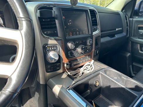 Used 2014 RAM 1500 Laramie w/ Convenience Group image 16