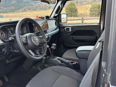 Used 2024 Jeep Wrangler Sport image 16