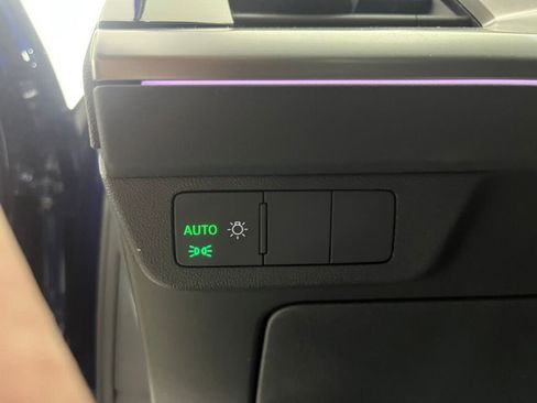 Used 2023 Audi Q4 e-tron Premium w/ Convenience Package image 13