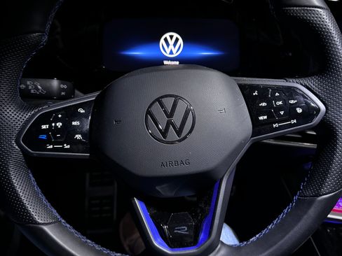 Used 2024 Volkswagen Golf R image 14