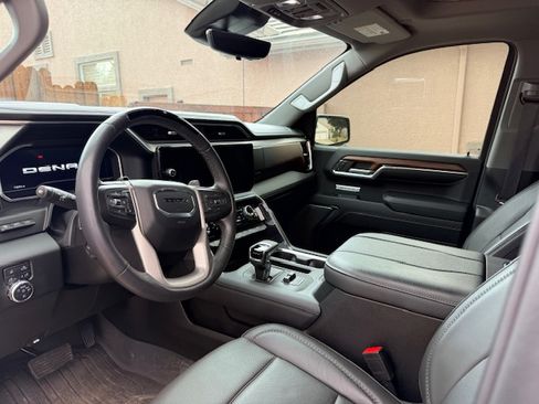 Used 2023 GMC Sierra 1500 Denali image 2