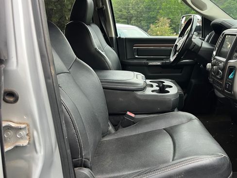 Used 2017 RAM 1500 Laramie AWD/4WD image 17