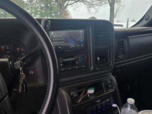 Used 2003 Chevrolet Silverado 2500 LT image 10