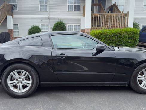 Used 2013 Ford Mustang Coupe RWD image 6