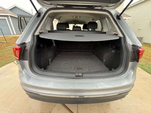 Used 2020 Volkswagen Tiguan SE image 8