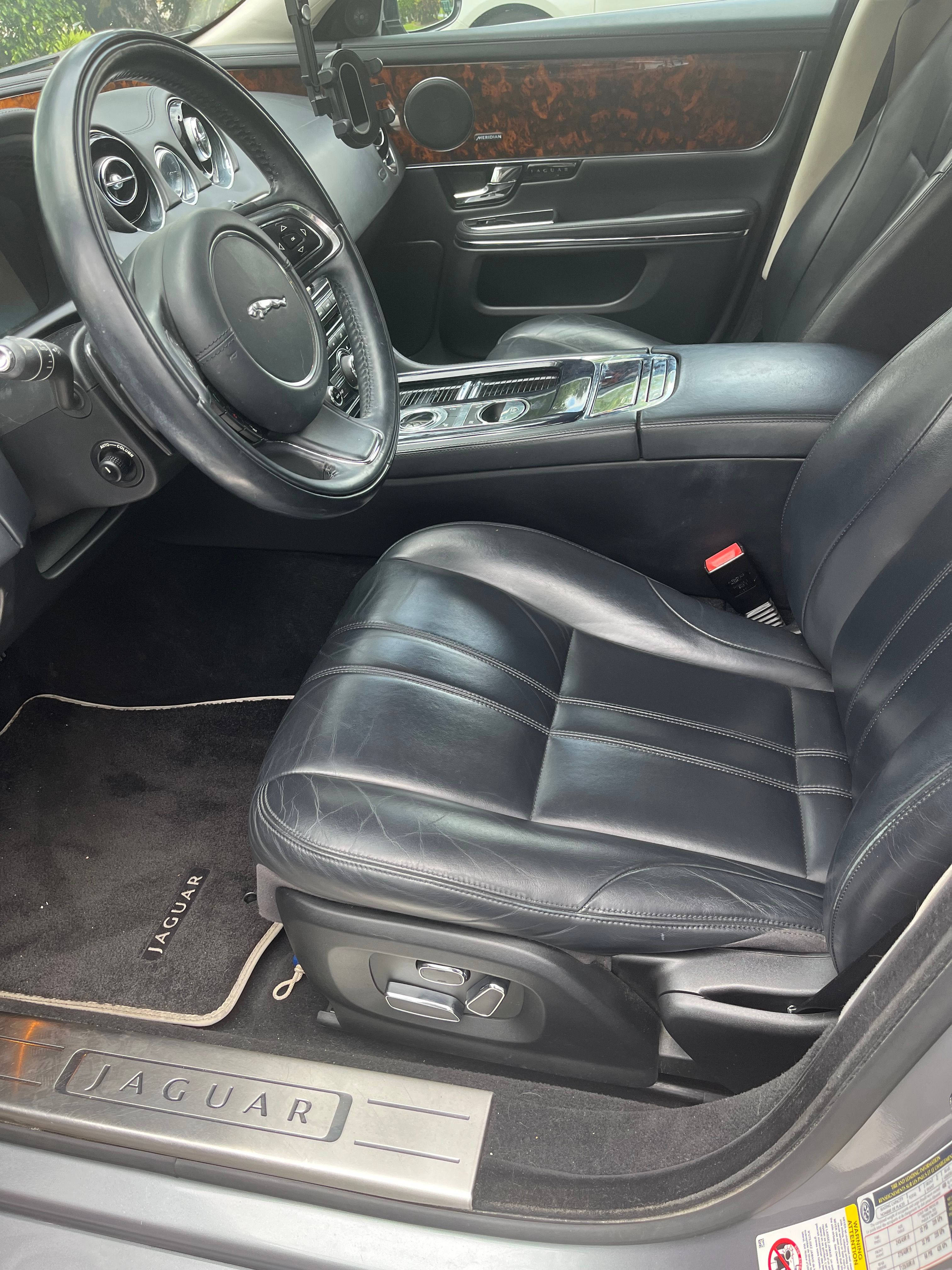 Used 2013 Jaguar XJ AWD image 5