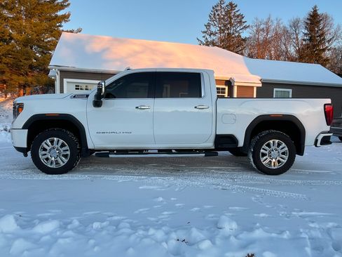 Used 2021 GMC Sierra 2500 Denali w/ Denali Ultimate Package image 17
