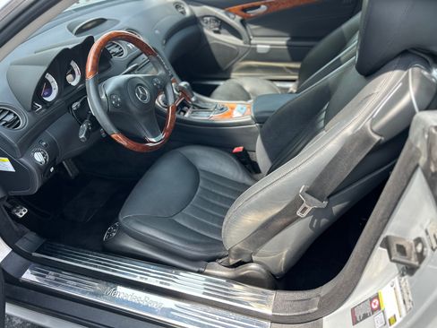 Used 2009 Mercedes-Benz SL 550 image 11