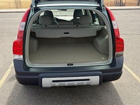 Used 2005 Volvo XC70 image 10