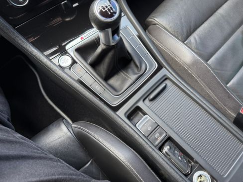 Used 2016 Volkswagen Golf R 4-Door AWD/4WD image 21