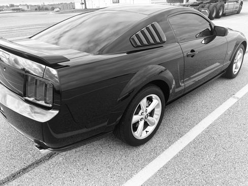 Used 2006 Ford Mustang GT Premium image 6