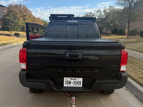 Used 2017 Toyota Tacoma SR5 image 6