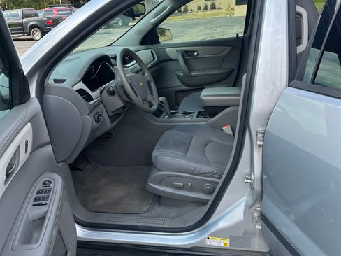 Used 2015 Chevrolet Traverse LS image 6