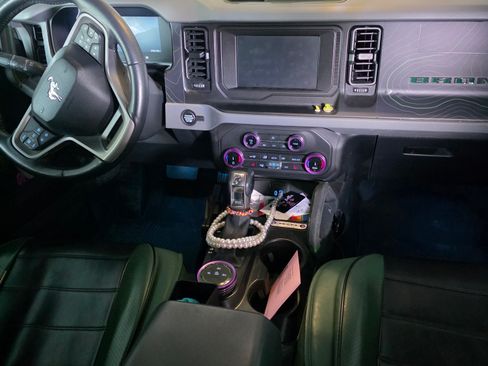 Used 2022 Ford Bronco Black Diamond image 12