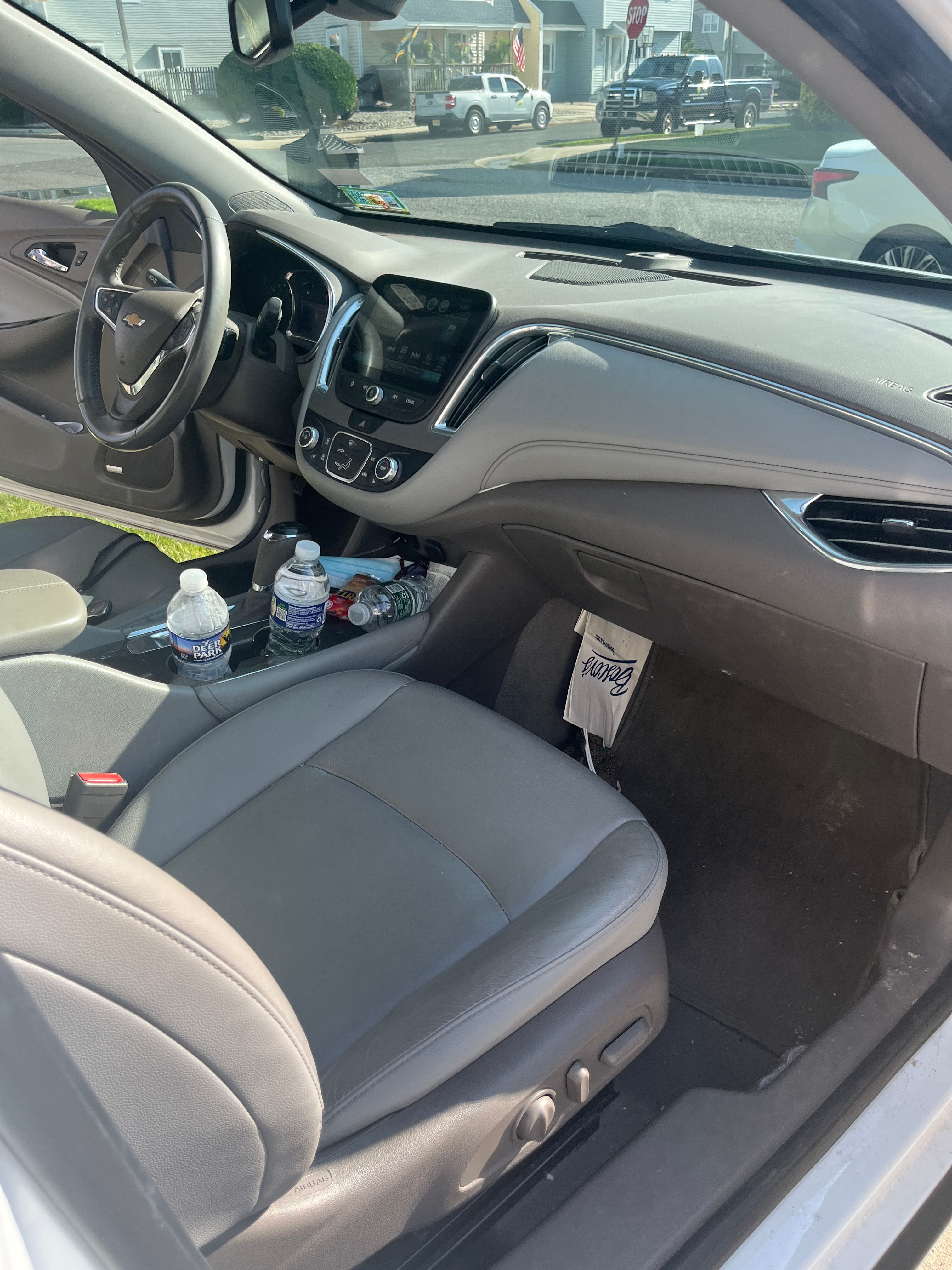 Used 2016 Chevrolet Malibu LT w/ Leather Package FWD image 9