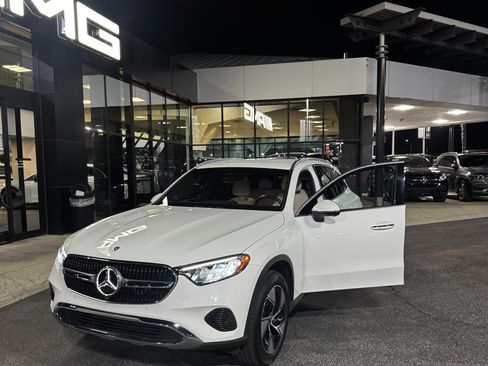 Used 2023 Mercedes-Benz GLC 300 image 1