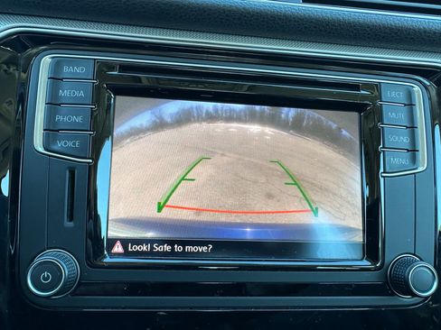 Used 2016 Volkswagen Passat 1.8T SE w/ Lighting Package (P06) image 19