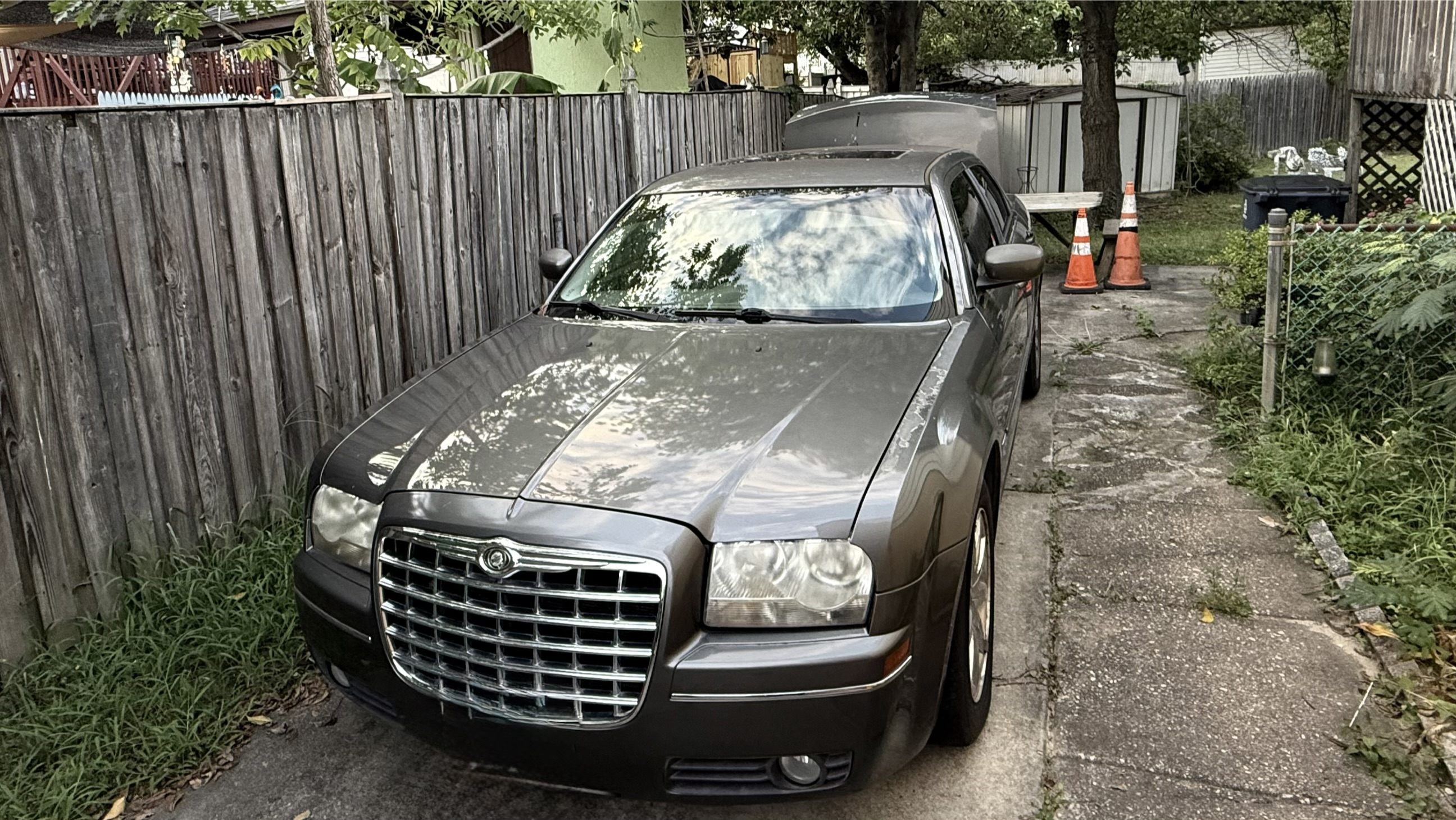 Used 2008 Chrysler 300 Touring RWD image 1