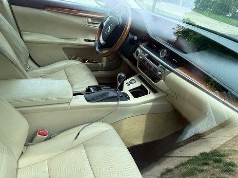 Used 2013 Lexus ES 300h w/ Luxury Pkg FWD image 5