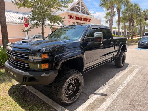 Used 2018 Chevrolet Silverado 2500 LTZ w/ Duramax Plus Package AWD/4WD image 2