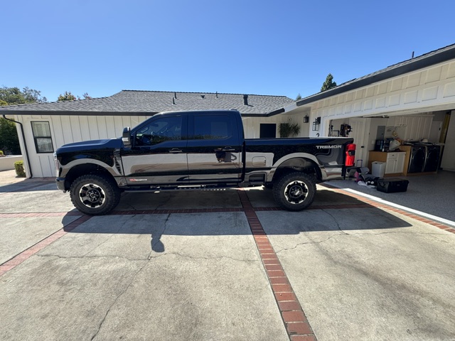 Used 2025 Ford F250 Lariat w/ Lariat Ultimate Package AWD/4WD image 4