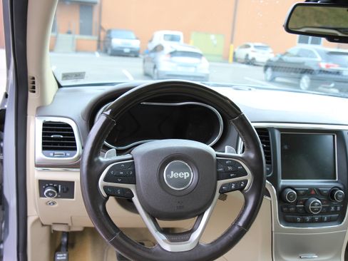 Used 2015 Jeep Grand Cherokee Overland w/ Advanced Technology Group image 4