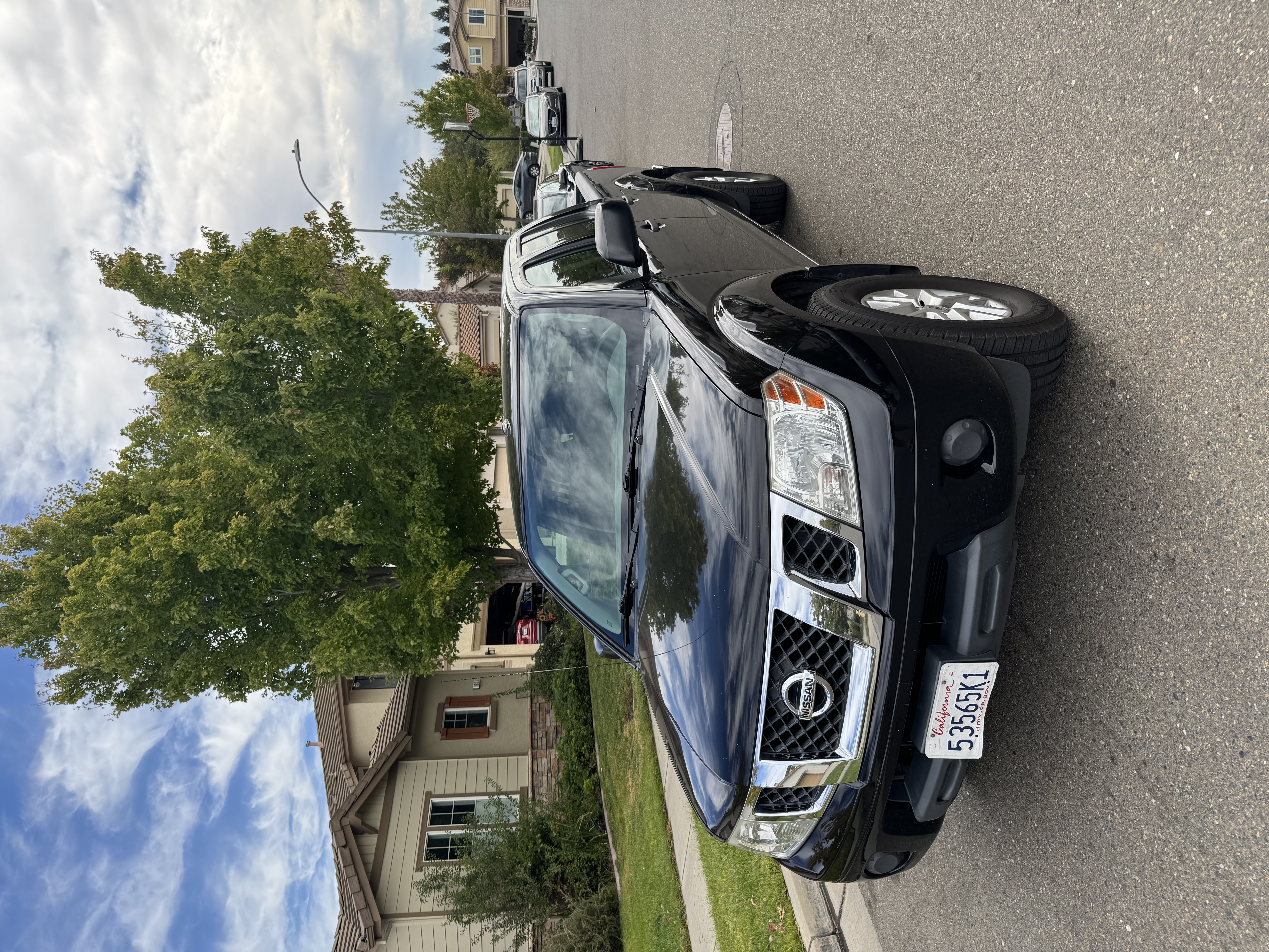 Used 2014 Nissan Frontier SV AWD/4WD image 1