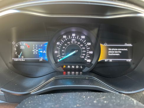 Used 2020 Ford Fusion SE image 5