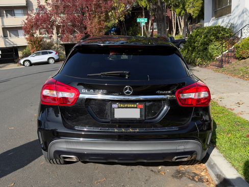Used 2018 Mercedes-Benz GLA 250 4MATIC image 5