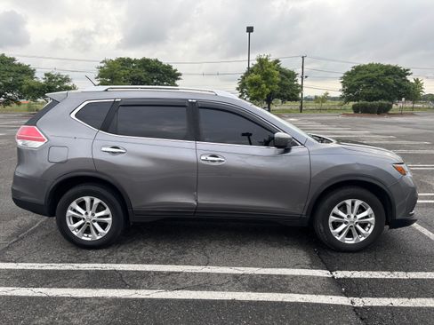 Used 2016 Nissan Rogue SV AWD/4WD image 6