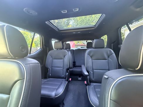 Used 2023 Chevrolet Traverse Premier w/ Redline Edition AWD/4WD image 18