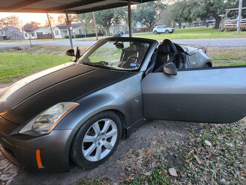 Used 2005 Nissan 350Z Touring image 17