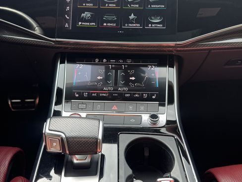 Used 2022 Audi SQ7 Premium Plus w/ SQ7 Executive Package AWD/4WD image 10