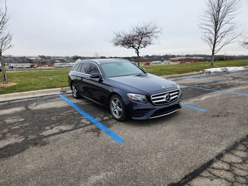 Used 2017 Mercedes-Benz E 400 4MATIC Wagon image 2
